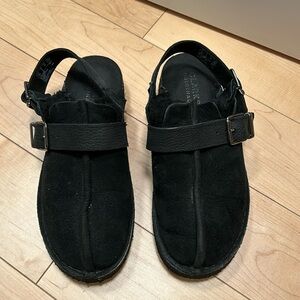 Good condition CLARKS trek mule sling flats. Black color. Size 9. No box